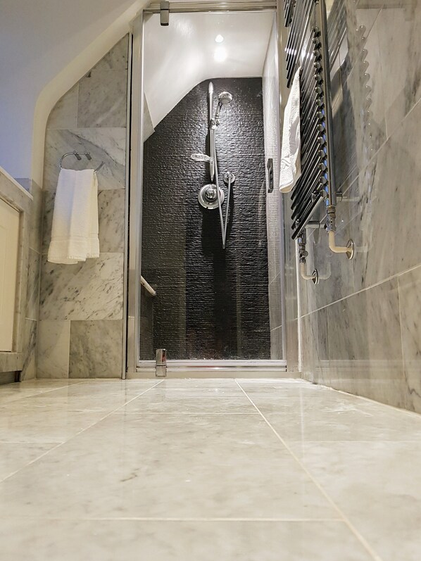 Bathtub