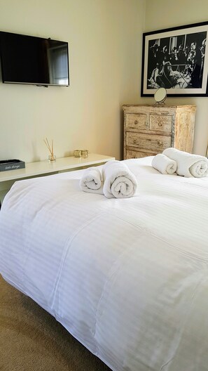 3 bedrooms, WiFi, bed sheets
