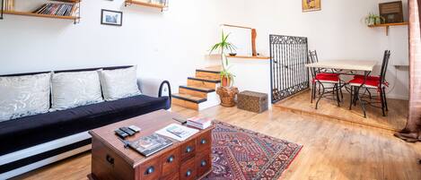 テレビ、DVD プレーヤー、書庫、ビデオライブラリ