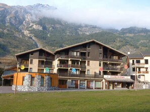 Exterior - 2nd floor, balcony, tv, ski locker, 42m², Val Cenis (Lanslevillard)