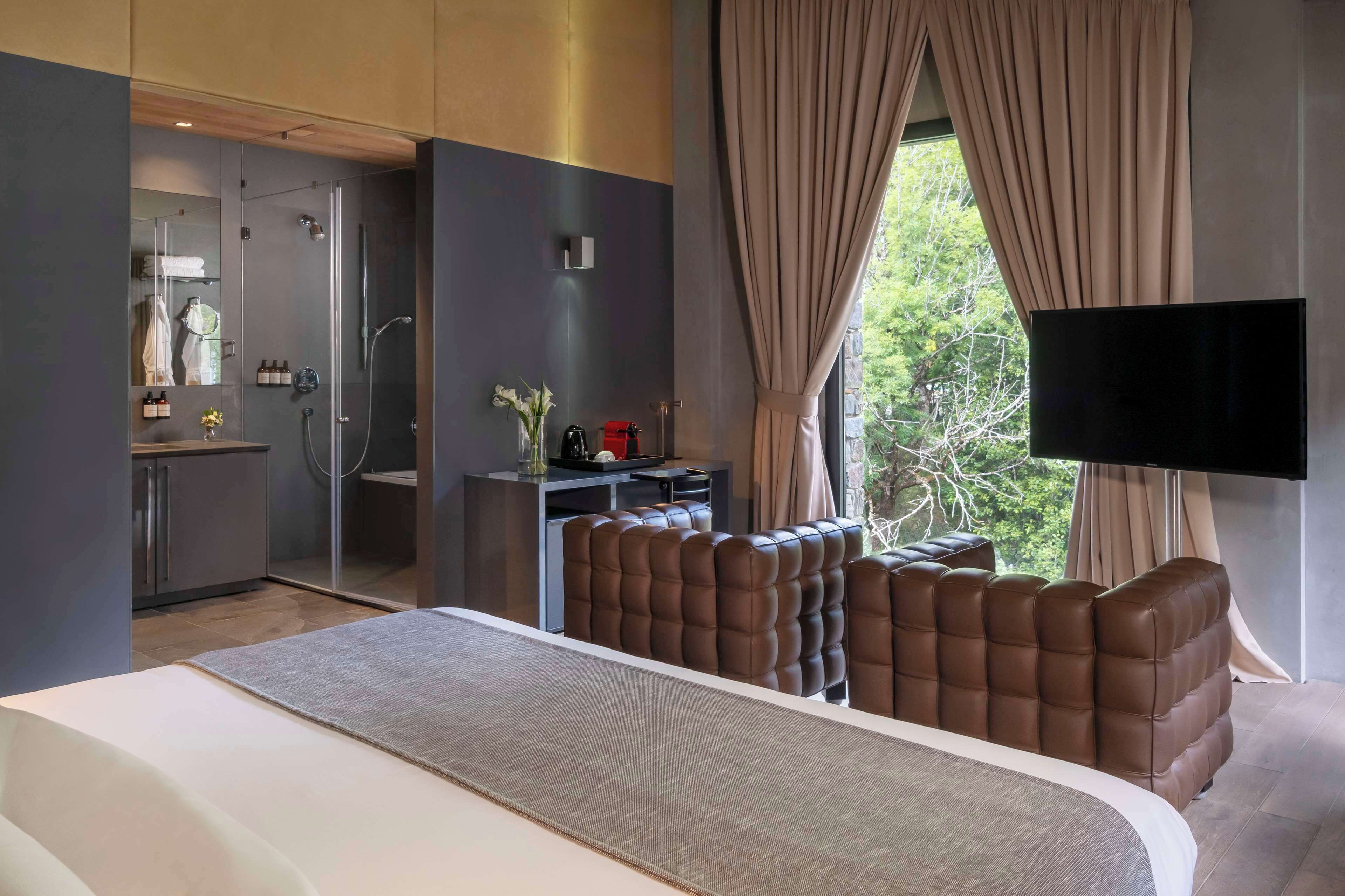 Suite (View) | Minibar, in-room safe, soundproofing, bed sheets