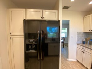 Interior - A Waterfront pet friendly Villa, 5 min. to Charlotte Harbour Beach & Punta Gorda (Port Charlotte)