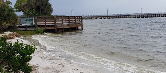 A Waterfront pet friendly Villa, 5 min. to Charlotte Harbour Beach & Punta Gorda