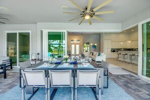 Dining - Villa Endless Summer - modern, south facing, incl. kayak, SUP, tube, for boaters (Cape Coral)