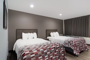 Escritorio, espacio para trabajar con laptop y cunas gratuitas