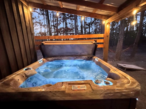 Mild Winter Escape | Hot Tub in the Pines