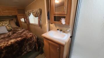 1 camera, Wi-Fi, lenzuola