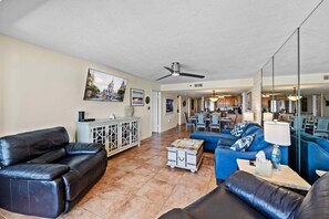 Smart-TV, DVD-Player, Bücher