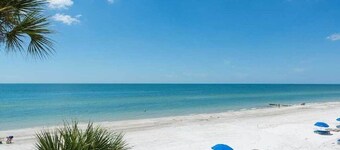 Las Brisas 3/2 Gulf Front Condo 1 parking spot, in unit laundry, large balcony!