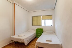 Iron/ironing board, bed sheets