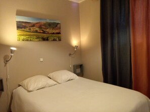 3 chambres, fer et planche à repasser, Wi-Fi gratuit