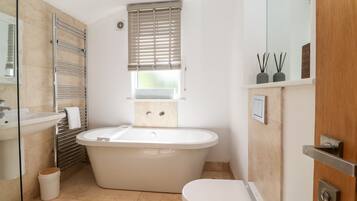 Cottage | Bathroom | Shower