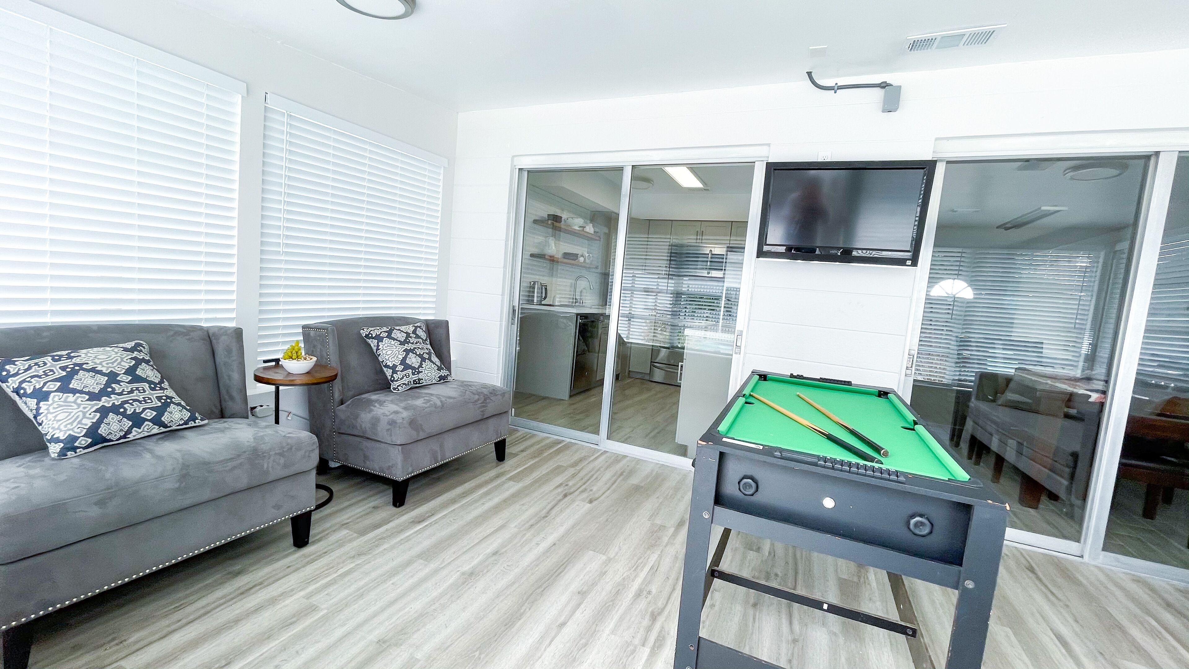 Smart-TV, Tischtennisplatte