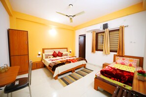 8 chambres, bureau, Wi-Fi gratuit, draps fournis