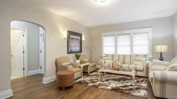 Televisie en een open haard