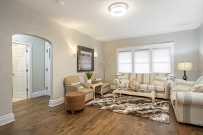 Televisie en een open haard