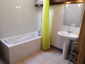 Bathtub, hair dryer