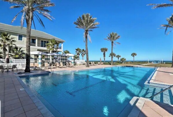 Piscine extérieure, piscine chauffée