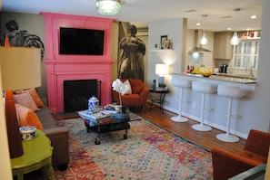 Smart TV, fireplace