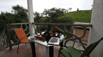 Habitación familiar | Ropa de cama de alta calidad, edredón y camas con efecto memoria