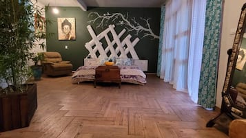 Junior Room | Premium bedding, down comforters, memory foam beds