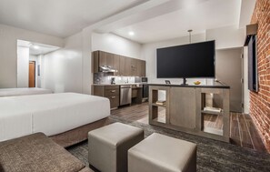Studio Suite, 2 Queen Beds, Kitchen (Accessible, Tub) | Private kitchen | Coffee/tea maker