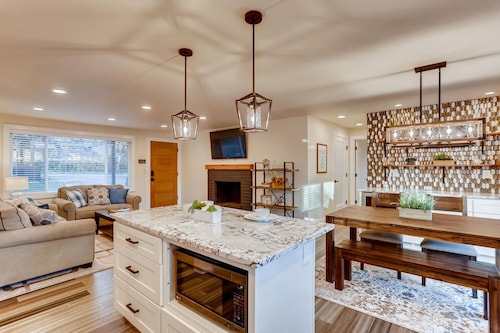 Stunning Farmhouse ♞ Meets Contemporary Lifestyle