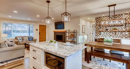 Stunning Farmhouse ♞ Meets Contemporary Lifestyle