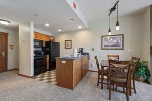 Dining - Copper One Studio  #413 by RedAwning (Copper Mountain)