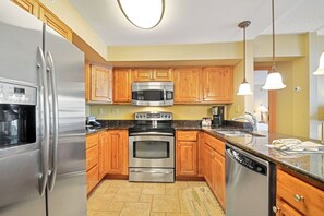 Private kitchen - Mountain Plaza 2 Bedroom Condo #325/327 by RedAwning (Copper Mountain)