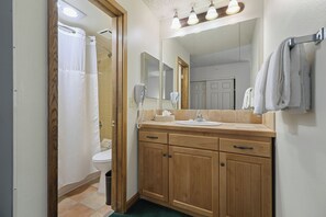 Shower, towels