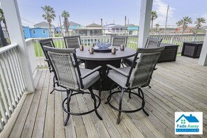 Outdoor dining - Kalm by the Beach - Ocean View - Sleeps 14 (Surfside Beach)