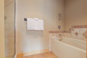 Shower, towels - Passage Point 2 Bedroom Condo #609 by RedAwning (Copper Mountain)
