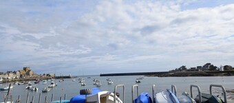 La Forge, house for 6 in the heart of Barfleur, with private parking lot