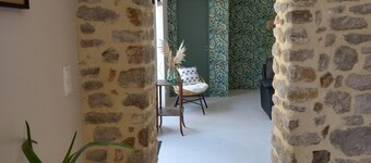 La Forge, house for 6 in the heart of Barfleur, with private parking lot