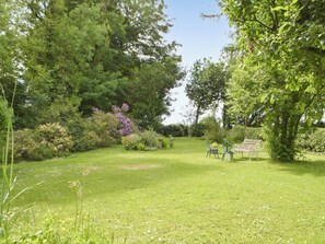 Property grounds - 2 bedroom accommodation in Narberth (Narberth)