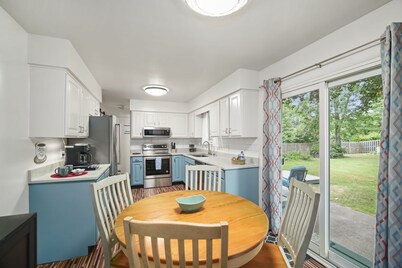 Cozy house-Near Cascades-Dog friendly-Large yard-Tranquil