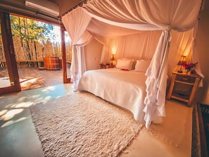 Falesia Super Luxo - (Upper Floor via Stairs) | Minibar, in-room safe, individually decorated, blackout curtains - Maion Hotel e Boutique (Porto Seguro)