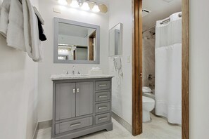 Douche, serviettes fournies
