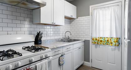 Red River Duplex - Unit 3 - 12 miles to the Gorge!