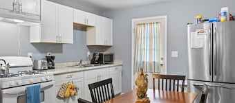 Red River Duplex - Unit 2 - 12 miles to Gorge!