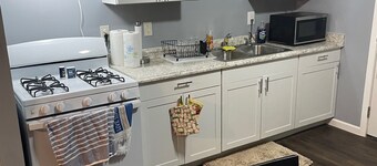 Red River Duplex - Unit 2 - 12 miles to Gorge!