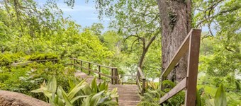 New!!! Luxury Riverfront Oasis with Gorgeous Oaks and Ping Pong Table!