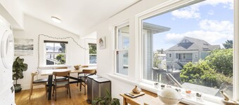 Charming top floor duplex with garden-patio. 