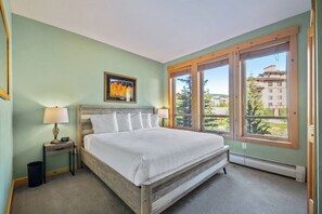 1 bedroom, WiFi, bed sheets - Taylor's Crossing 2 Bedroom Condo #205 by RedAwning (Copper Mountain)