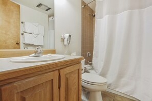 Shower, towels