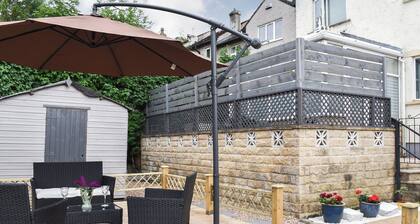 Huddersfield House, Wood View