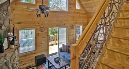 Hot tub | Firepit | Fireplace | View | Close2twn |