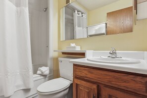 淋浴设施、毛巾