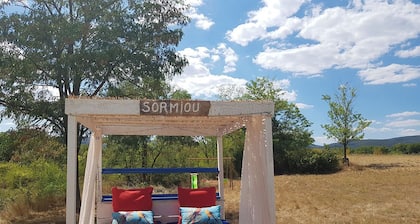 LE MAS ROUX, entouré de nature, piscine chauffée, 5 chambres